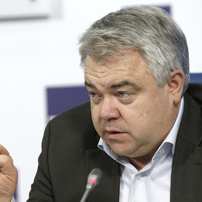 Михаил Бутов