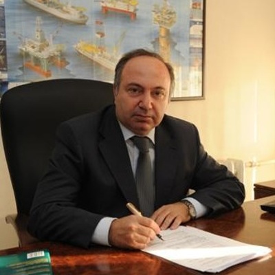Александр Оганов