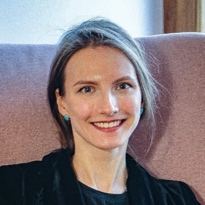 Александра Савенкова