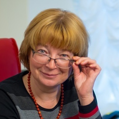 Лариса Никифорова