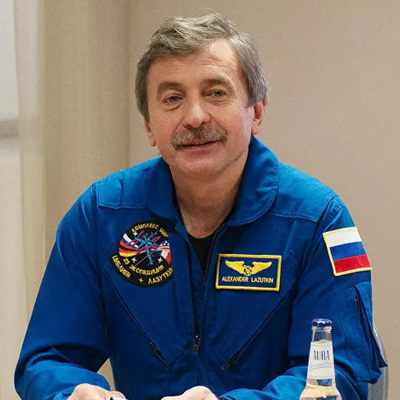 Александр Лазуткин