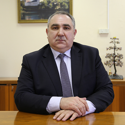 Олег Неретин