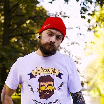 Илья Есенников 