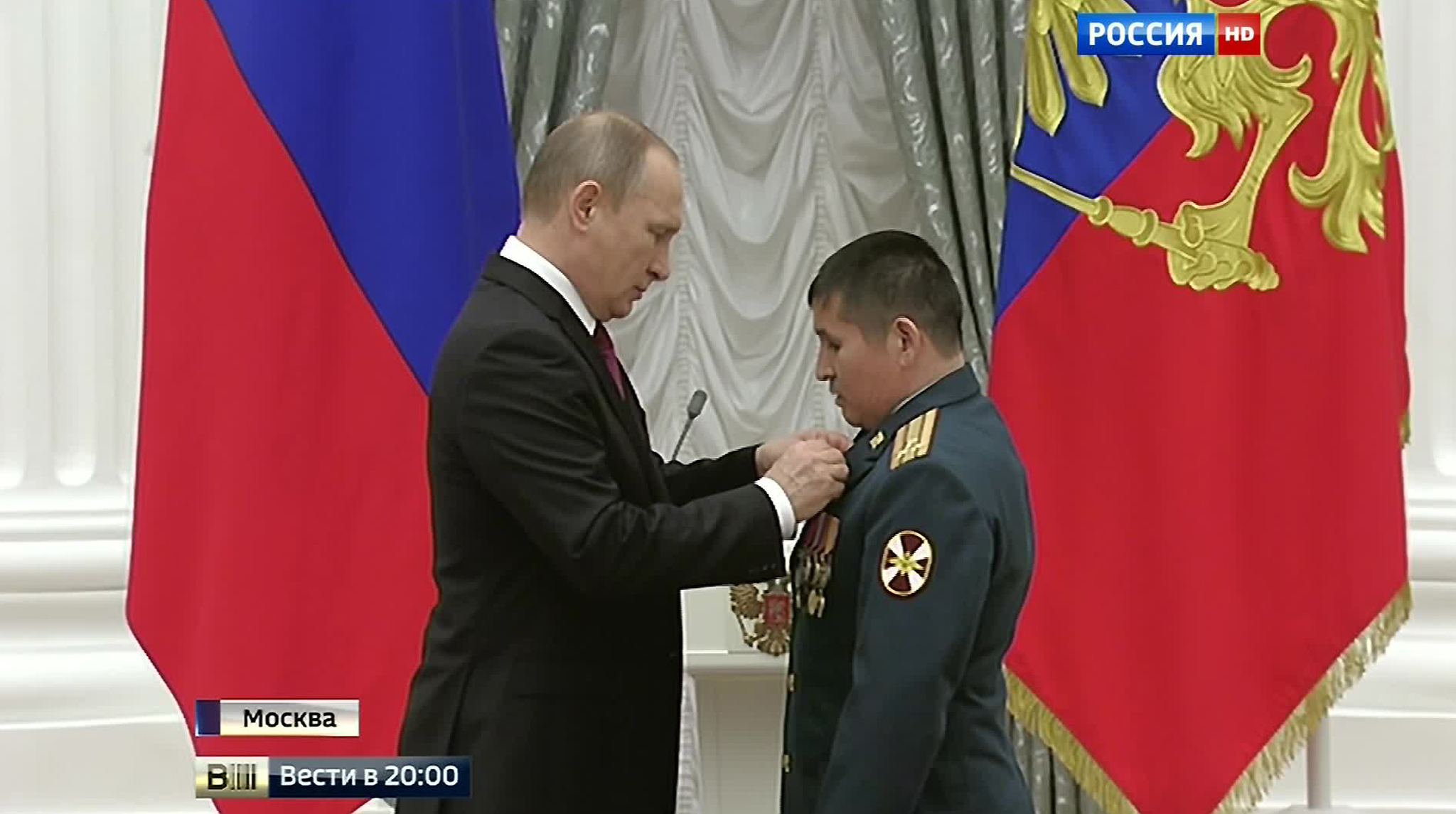 Ученые, журналисты и деятели культуры: Путин в Кремле вручил государственные награды