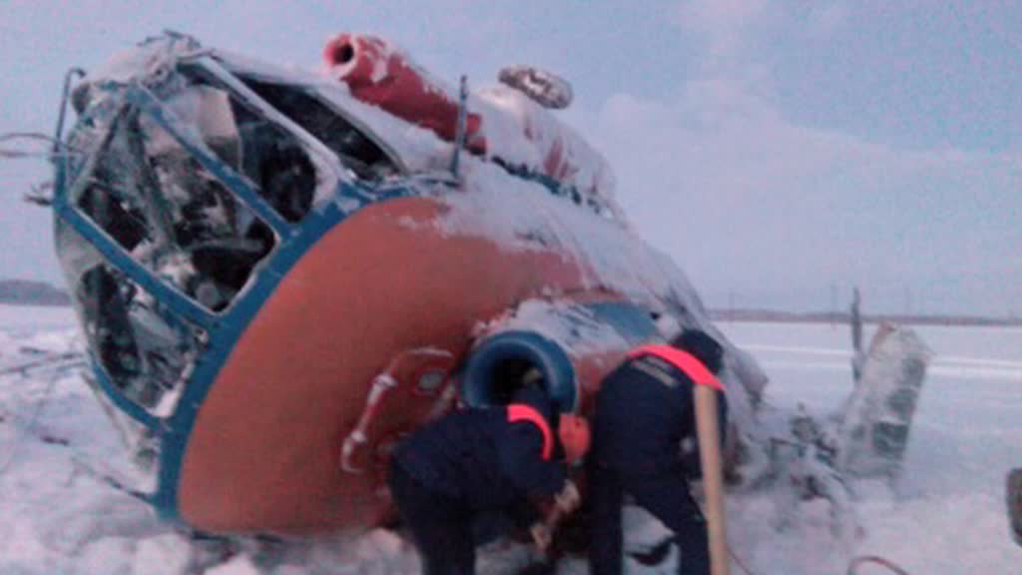 Ми-8 с газпромовцами сбило снежным зарядом