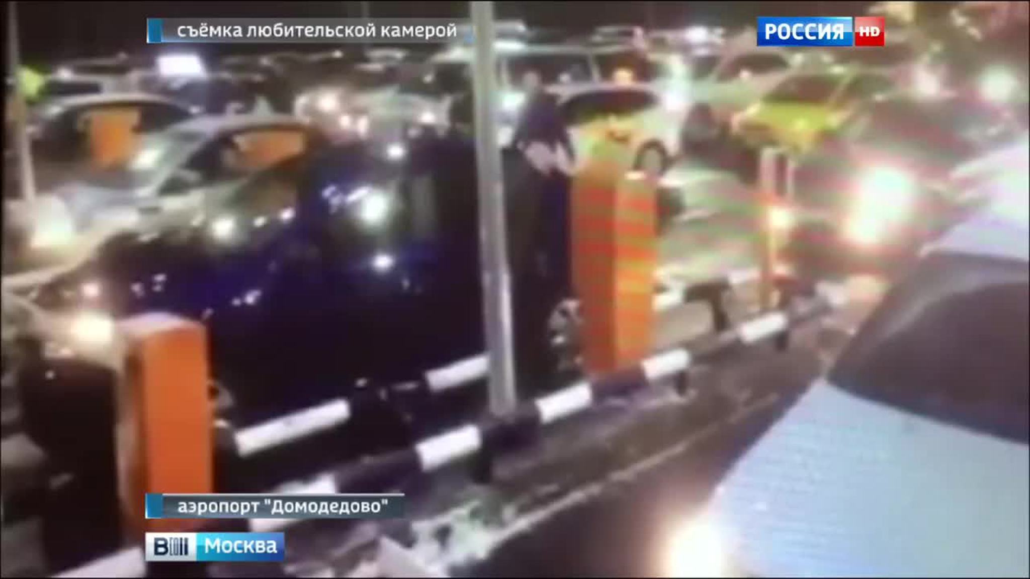 Неисправный шлагбаум на час парализовал парковку у "Домодедова"