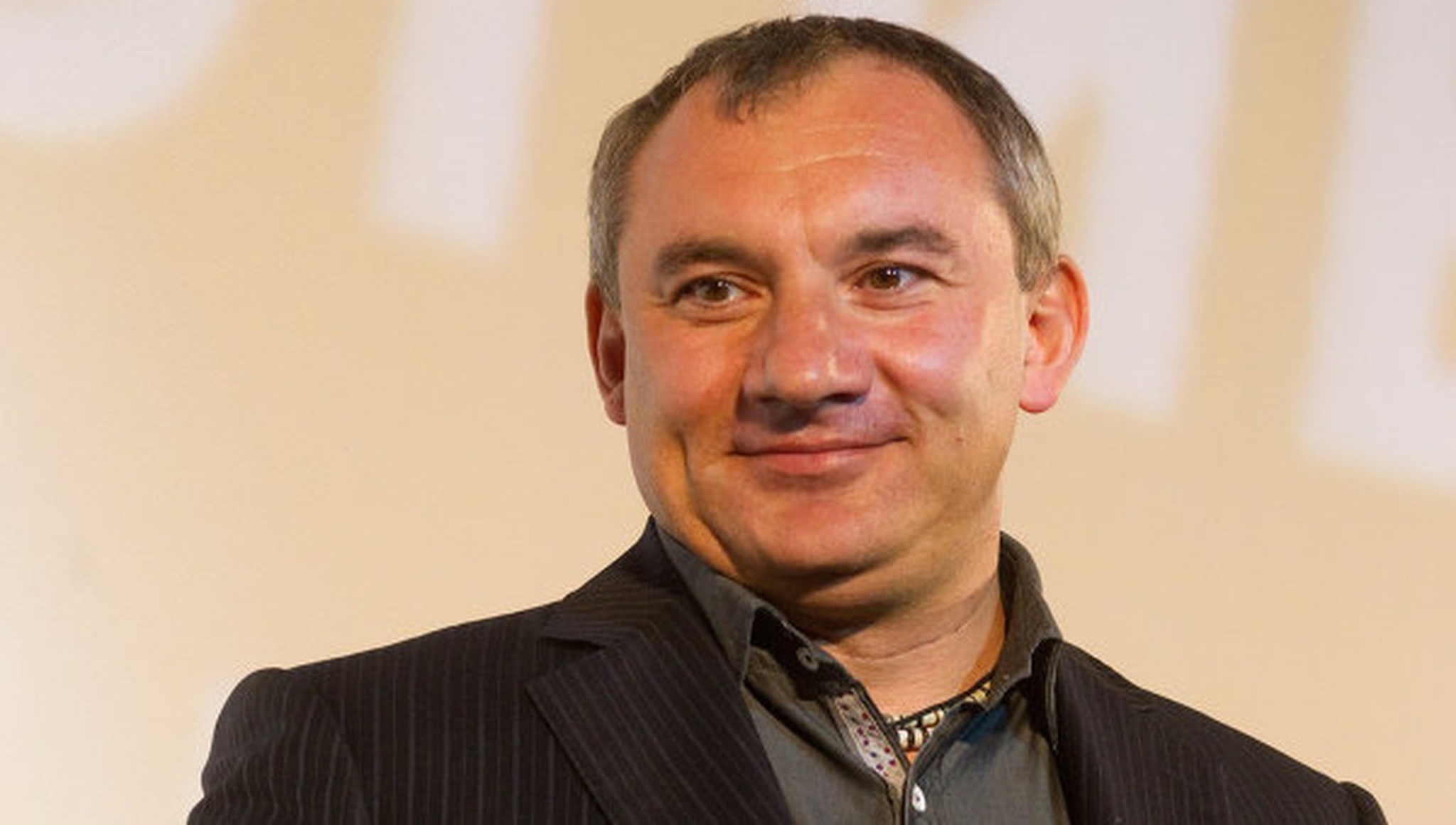 Прекрасный отец, на скрипке игрец и перевоплощений умелец: Николаю Фоменко – 60!