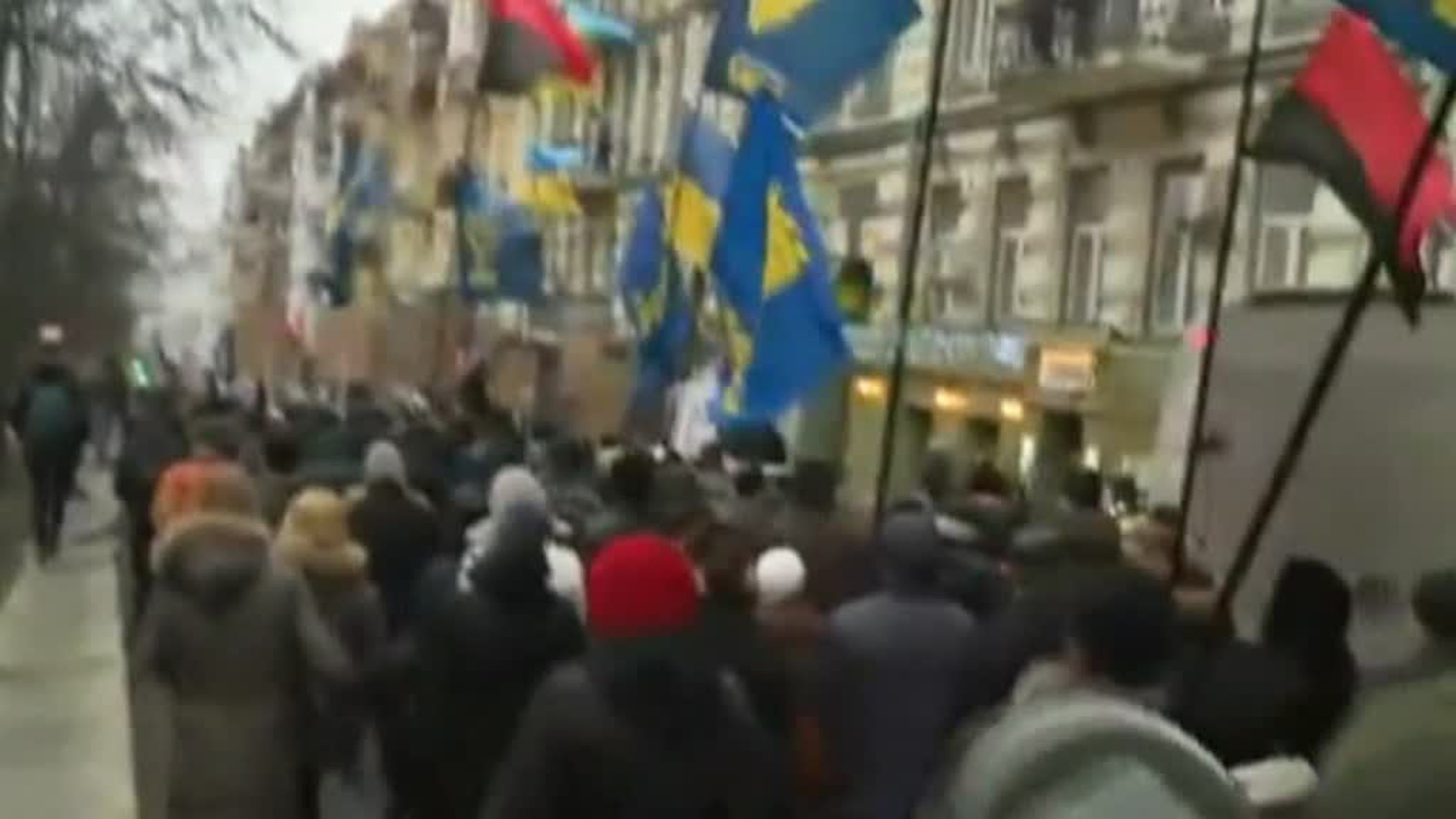 Полицейские окружили правосеков и свободовцев в Киеве