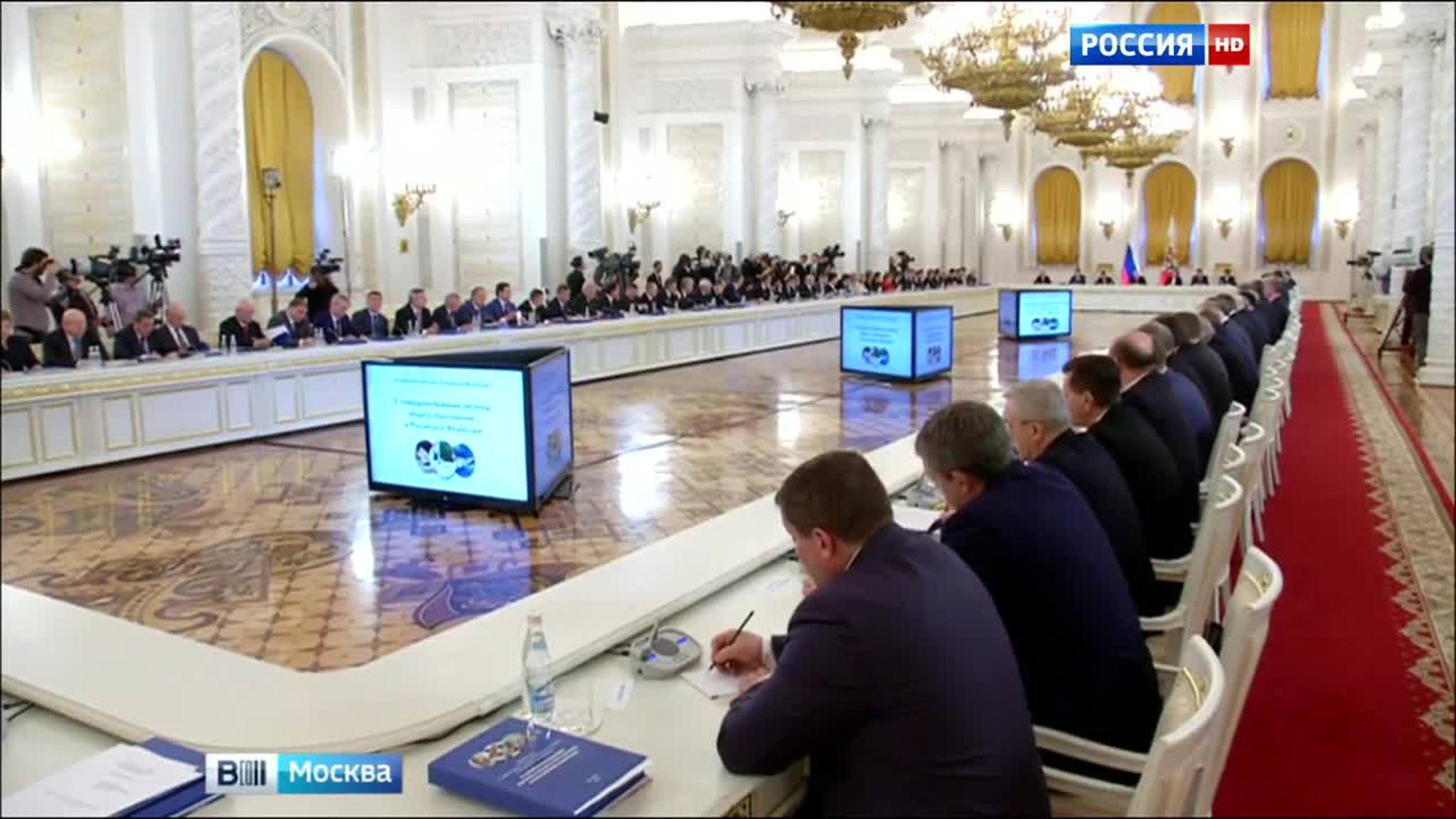 Подмосковью нужны 50 новых школ для ликвидации второй смены