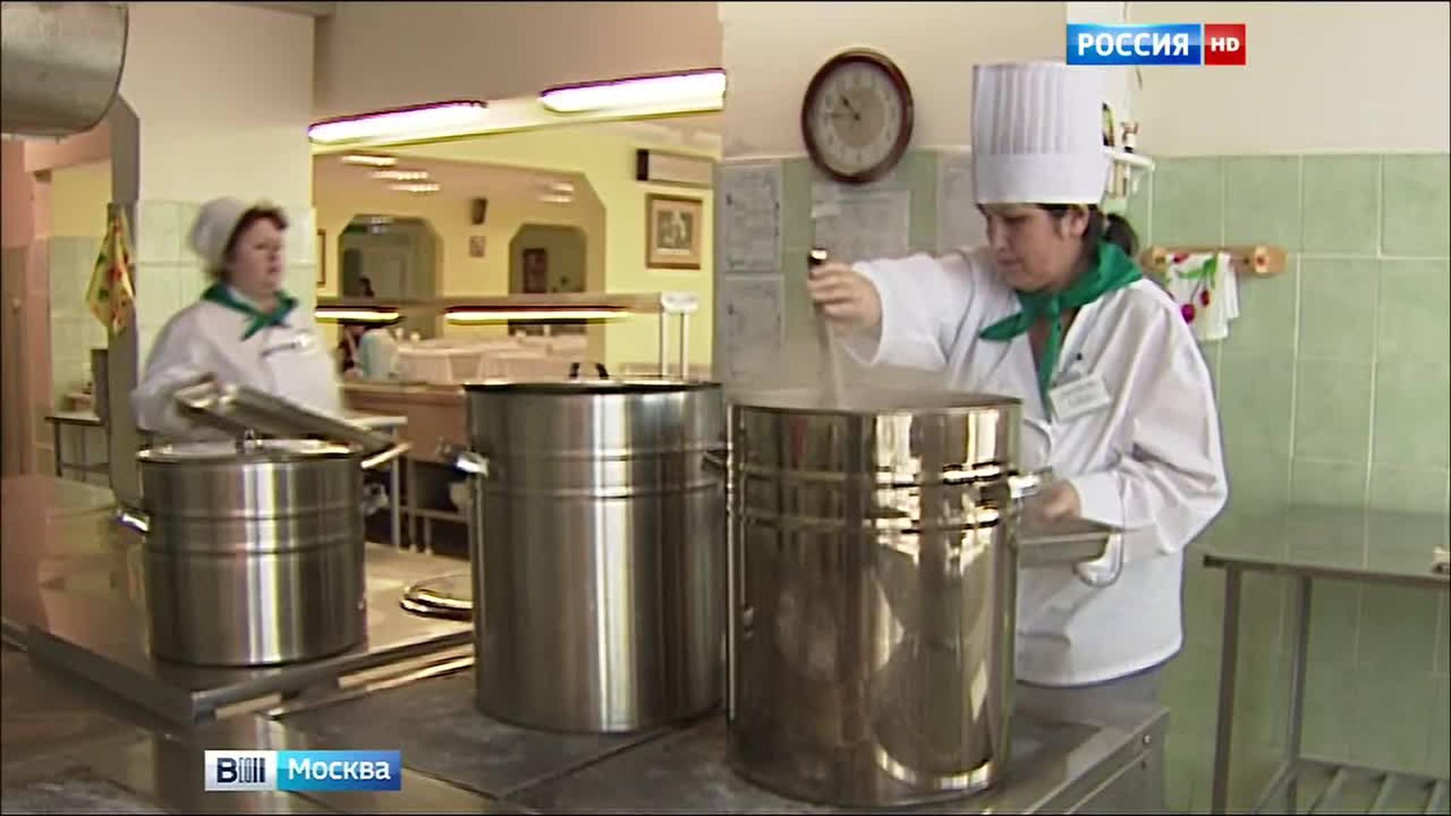 Родители московских учащихся смогут проверить, как готовят еду в школьных столовых