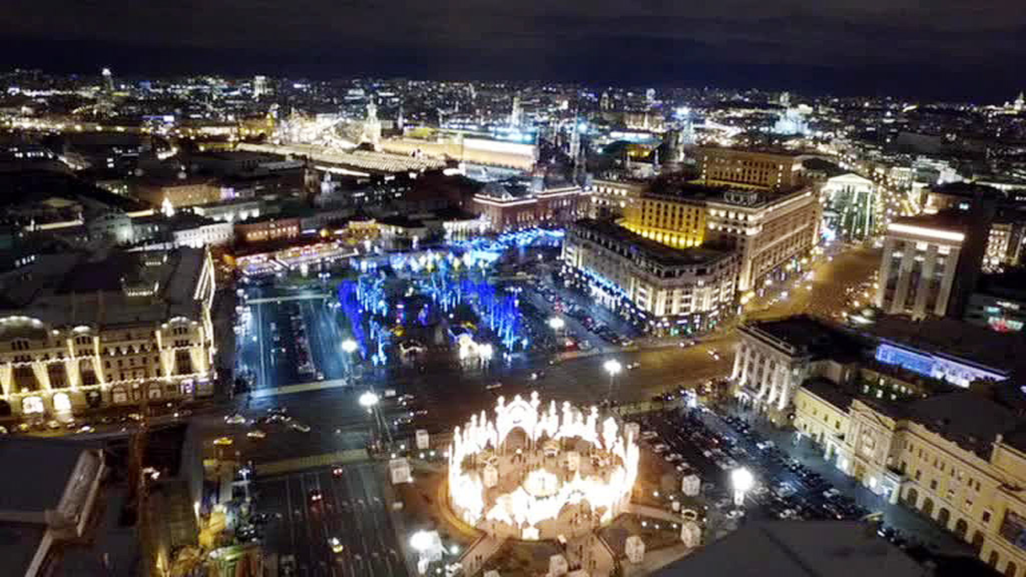 Прекрасное зрелище: Москва украсилась к новогодним праздникам