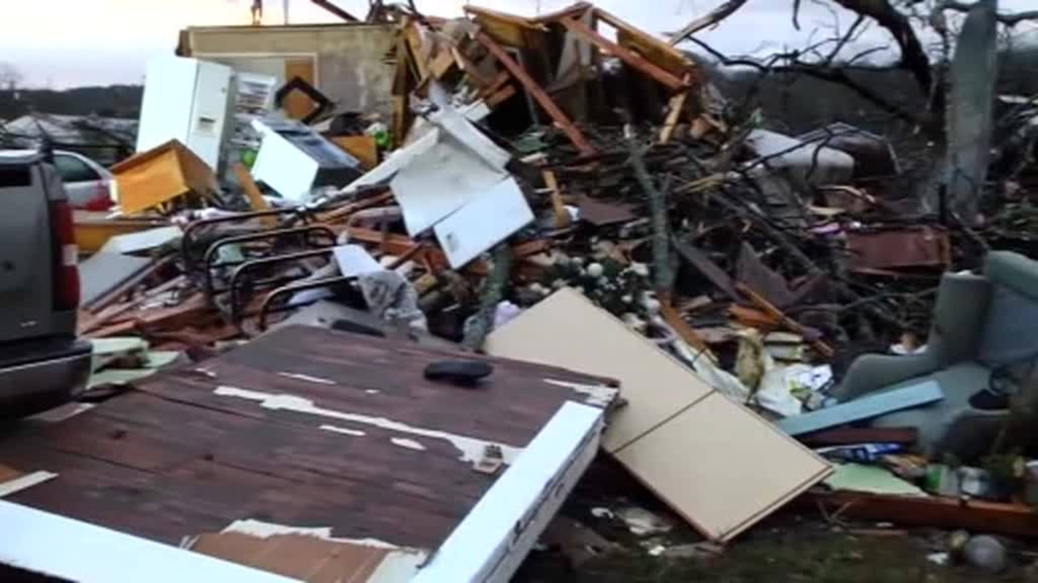 Техас: пожар в мечети и торнадо-убийцы