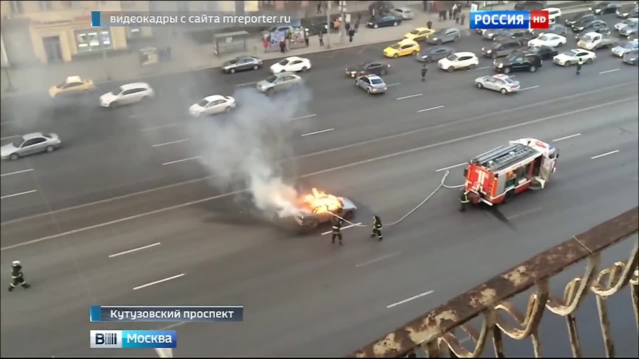 На Кутузовском проспекте загорелись "Жигули"