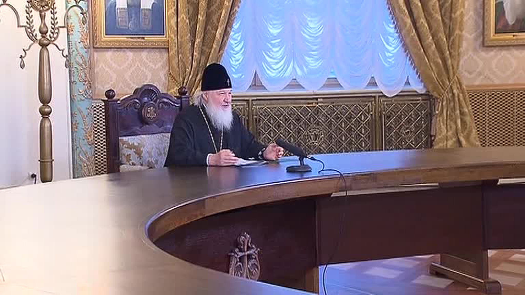 Патриарх Кирилл поздравил с Рождеством космонавтов