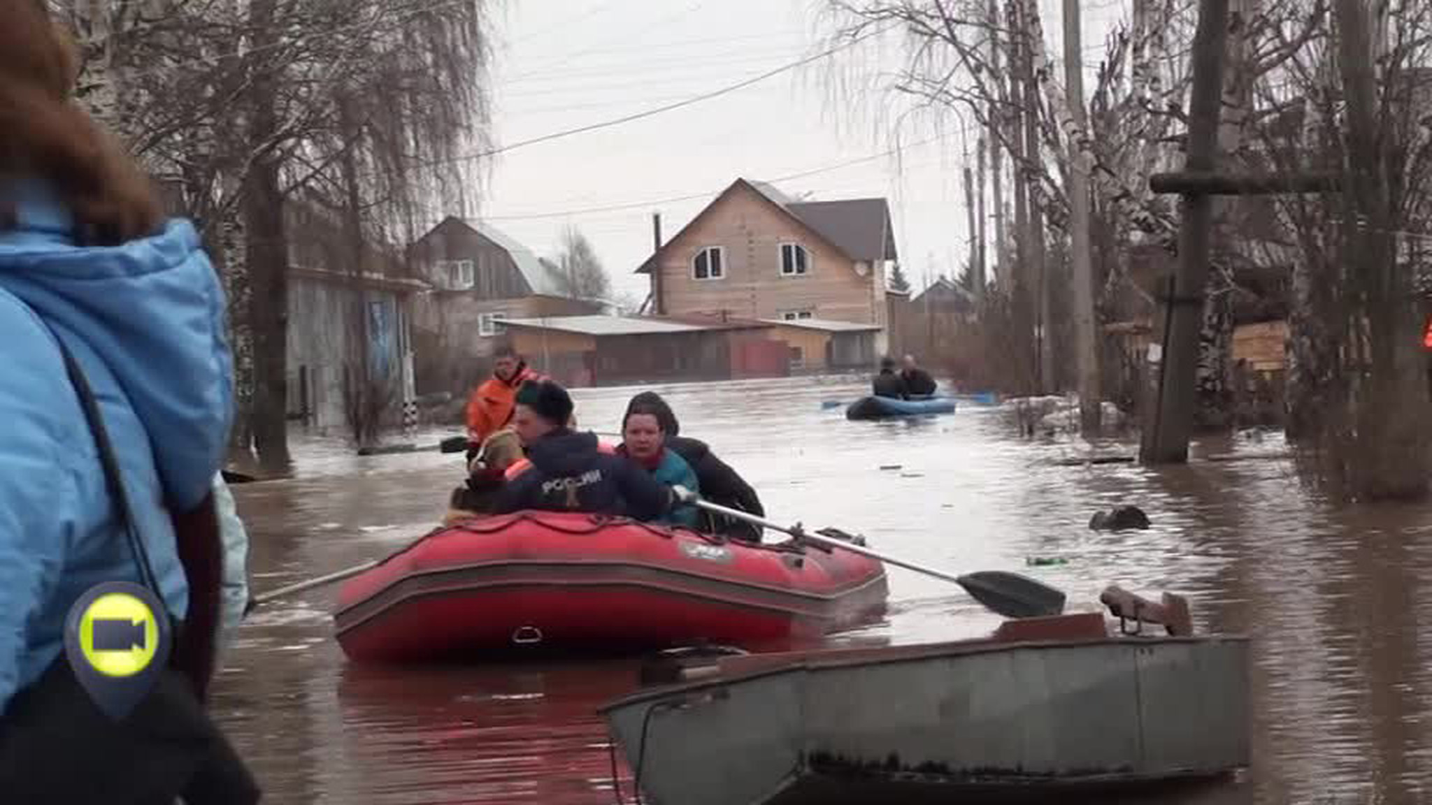 Вода заливает Великий Устюг. Видео