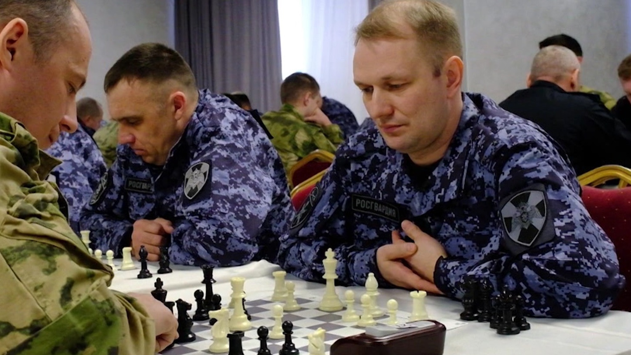 Росгвардейцы со всего Приволжья сразились в Марий Эл на чемпионате по шахматам