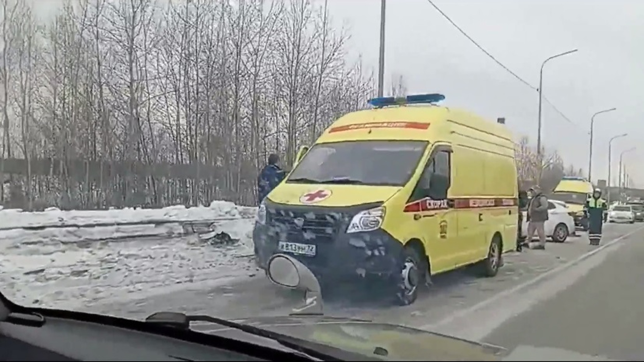 Погодные условия осложнили ситуацию на тюменских дорогах