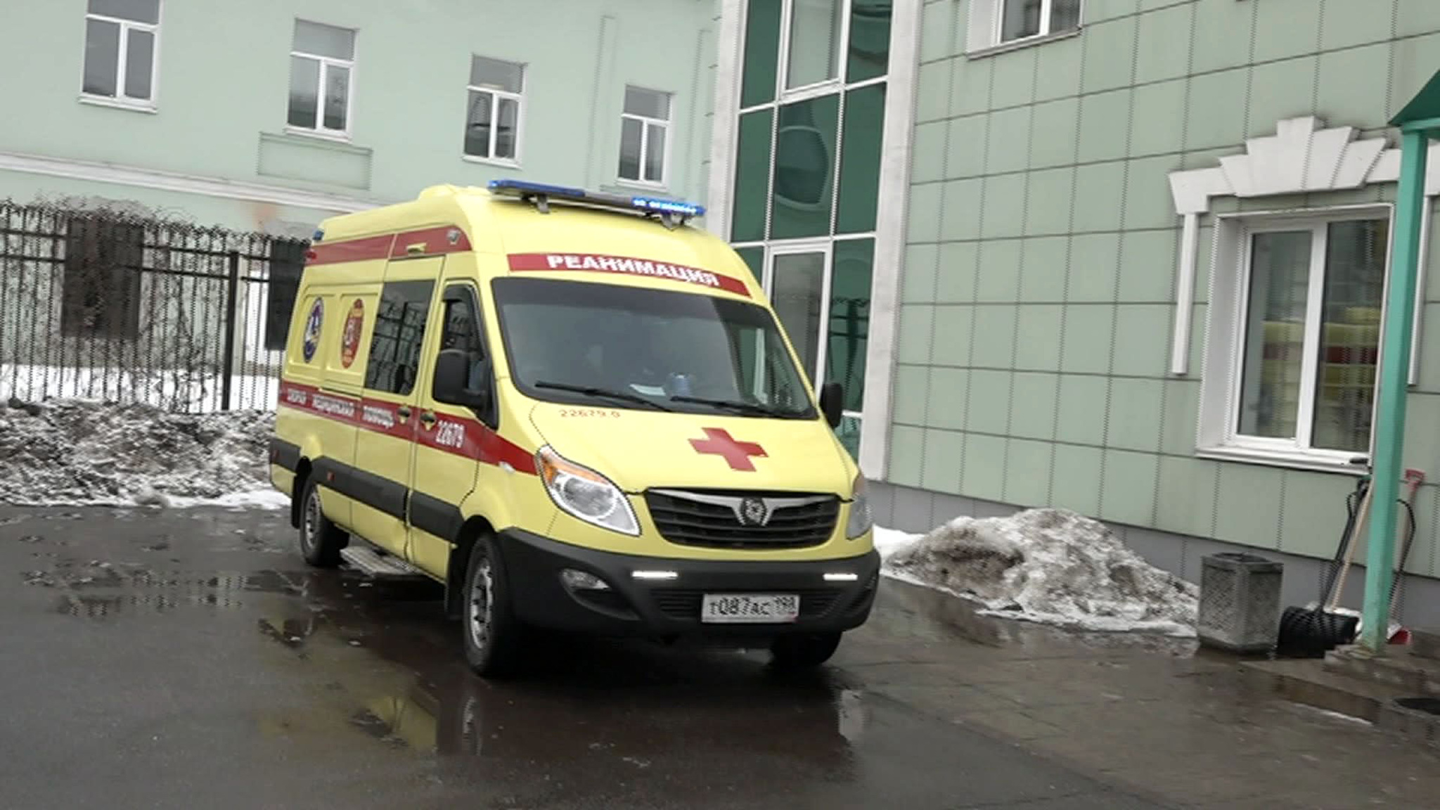 В Петербурге мужчина защитил соседку с детьми от  пьяного дебошира