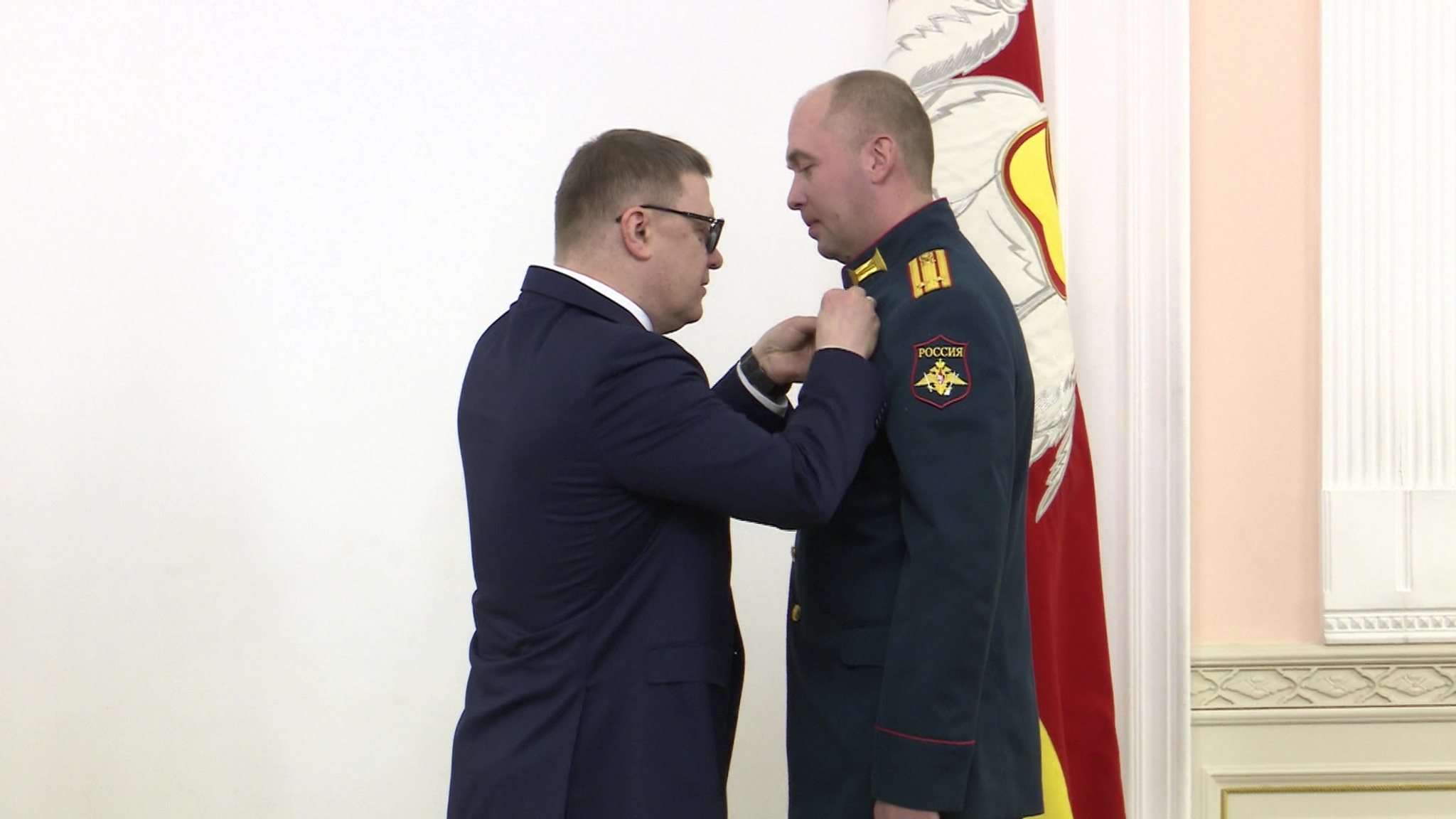 Губернатор вручил госнаграды жителям Челябинской области