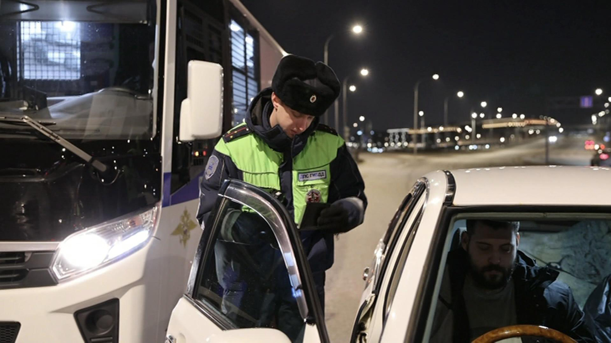 В Санкт-Петербурге силовики устроили проверки на дорогах