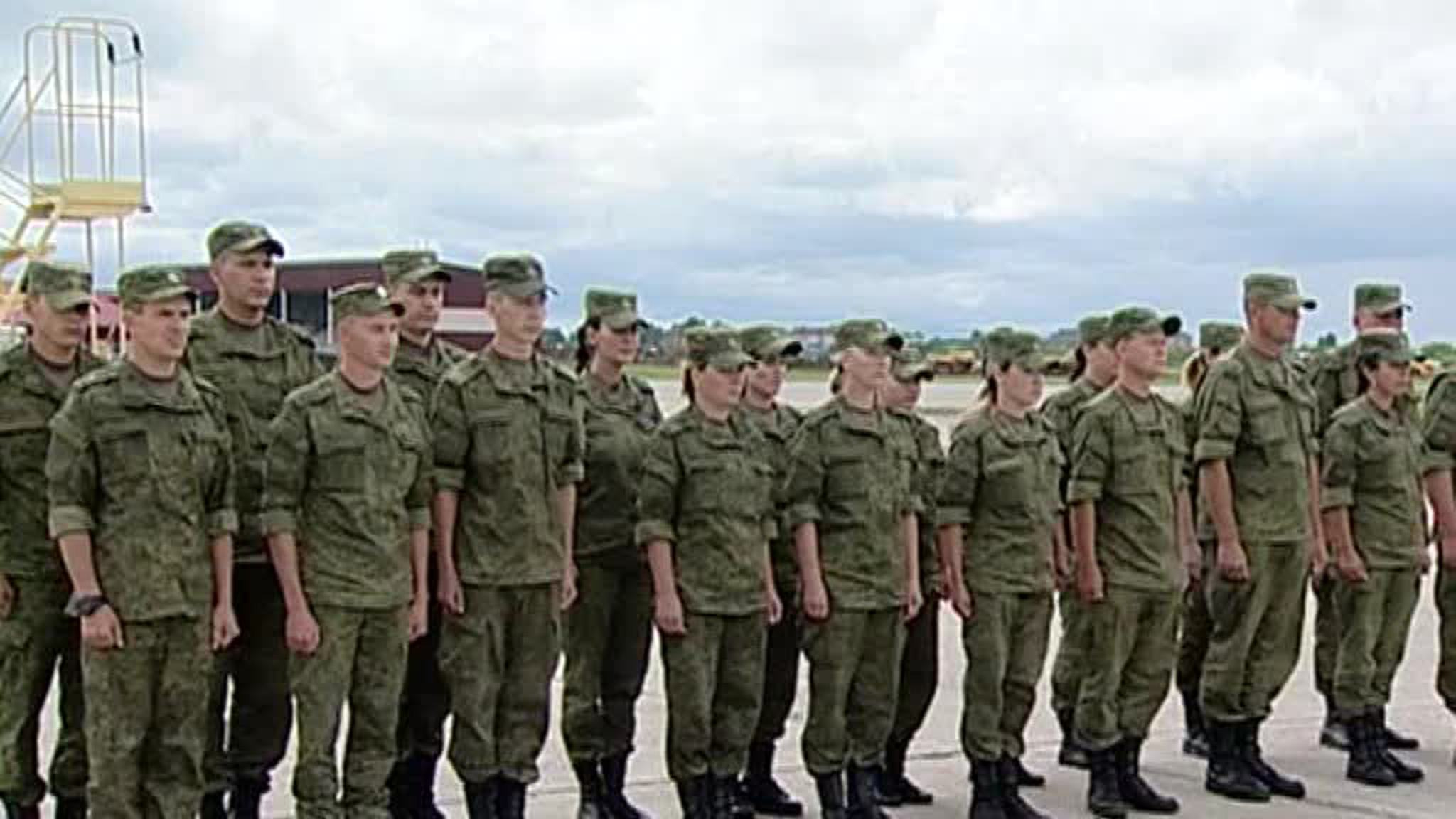 Медиков встречали из Сирии в аэропорту Хабаровска