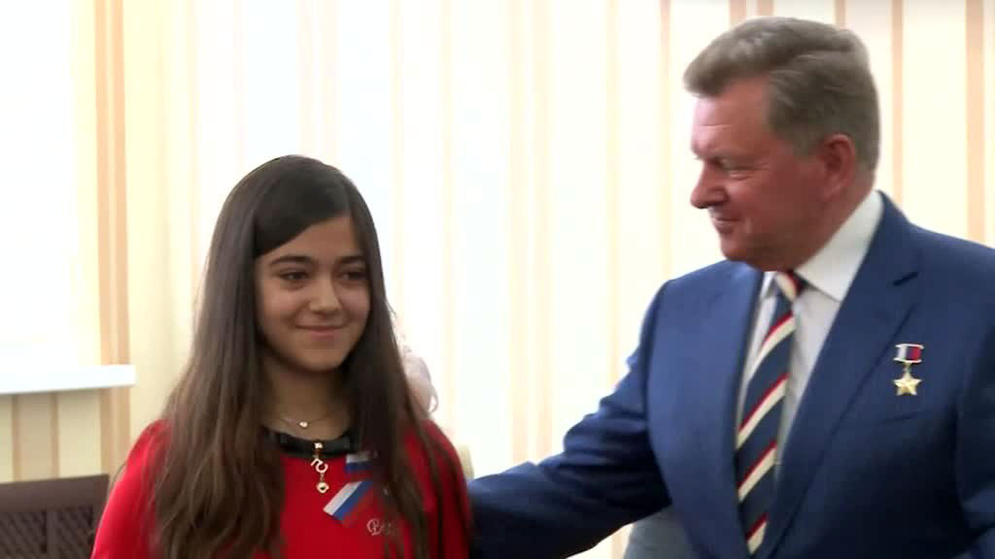 Семи юным крымчанам вручили первые паспорта