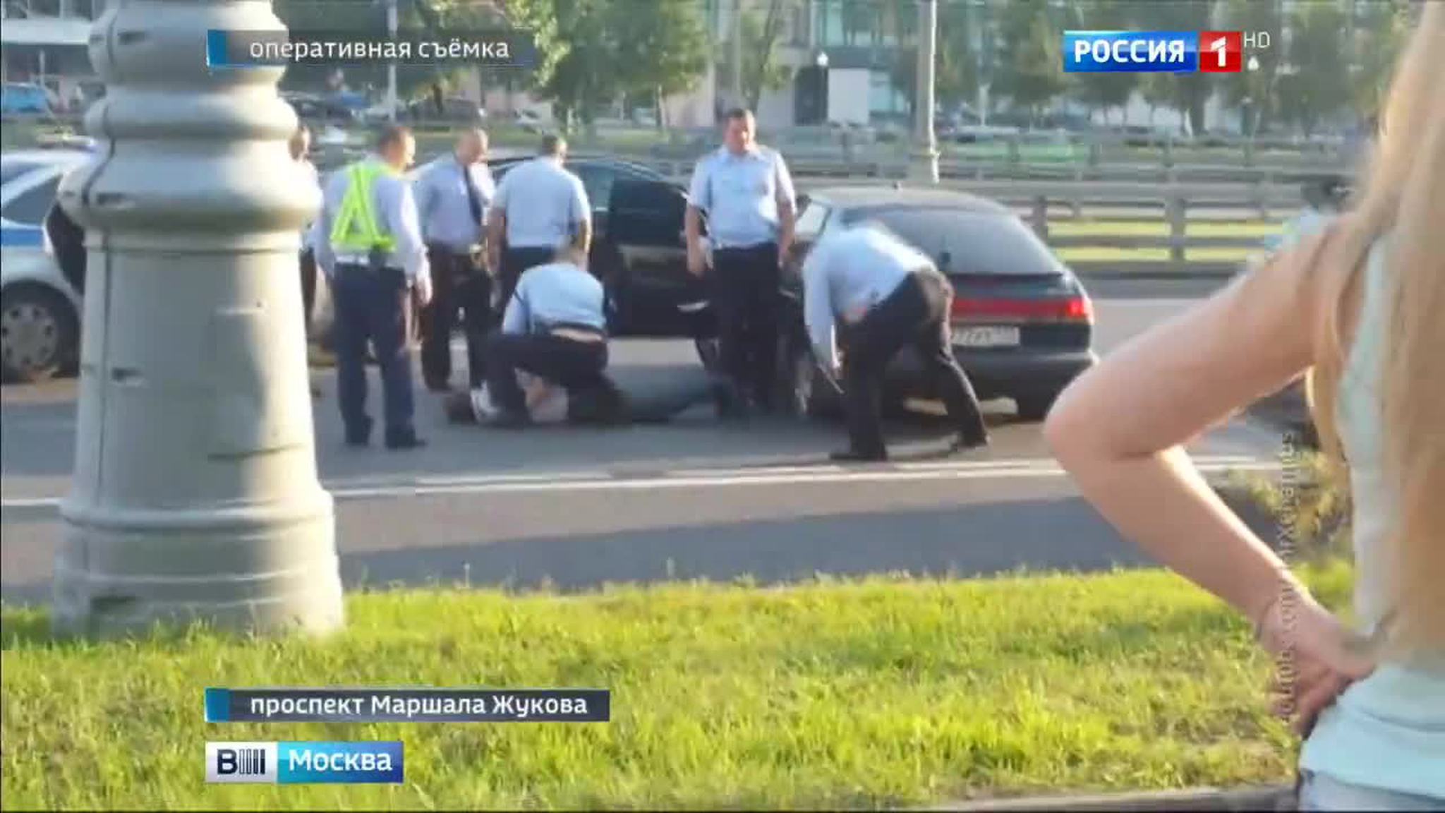 На проспекте маршала Жукова в Москве задержан лихач на иномарке