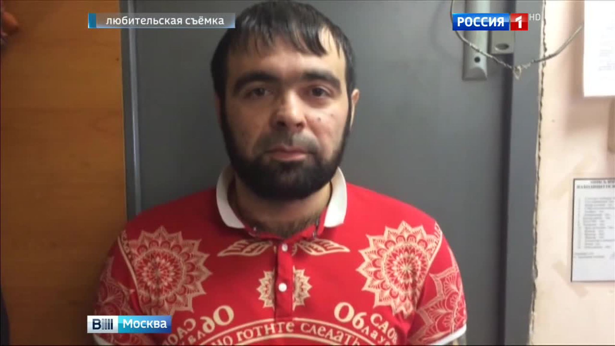 Хулиган опробовал купленный пистолет, обстреляв поезд в московском метро