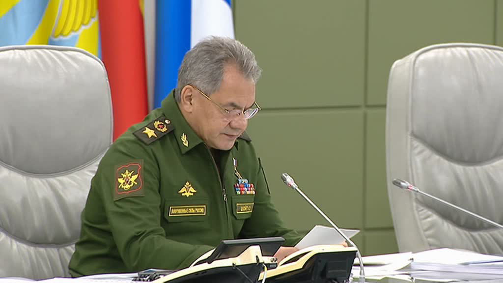 Шойгу: Западу пора определиться, с кем он воюет