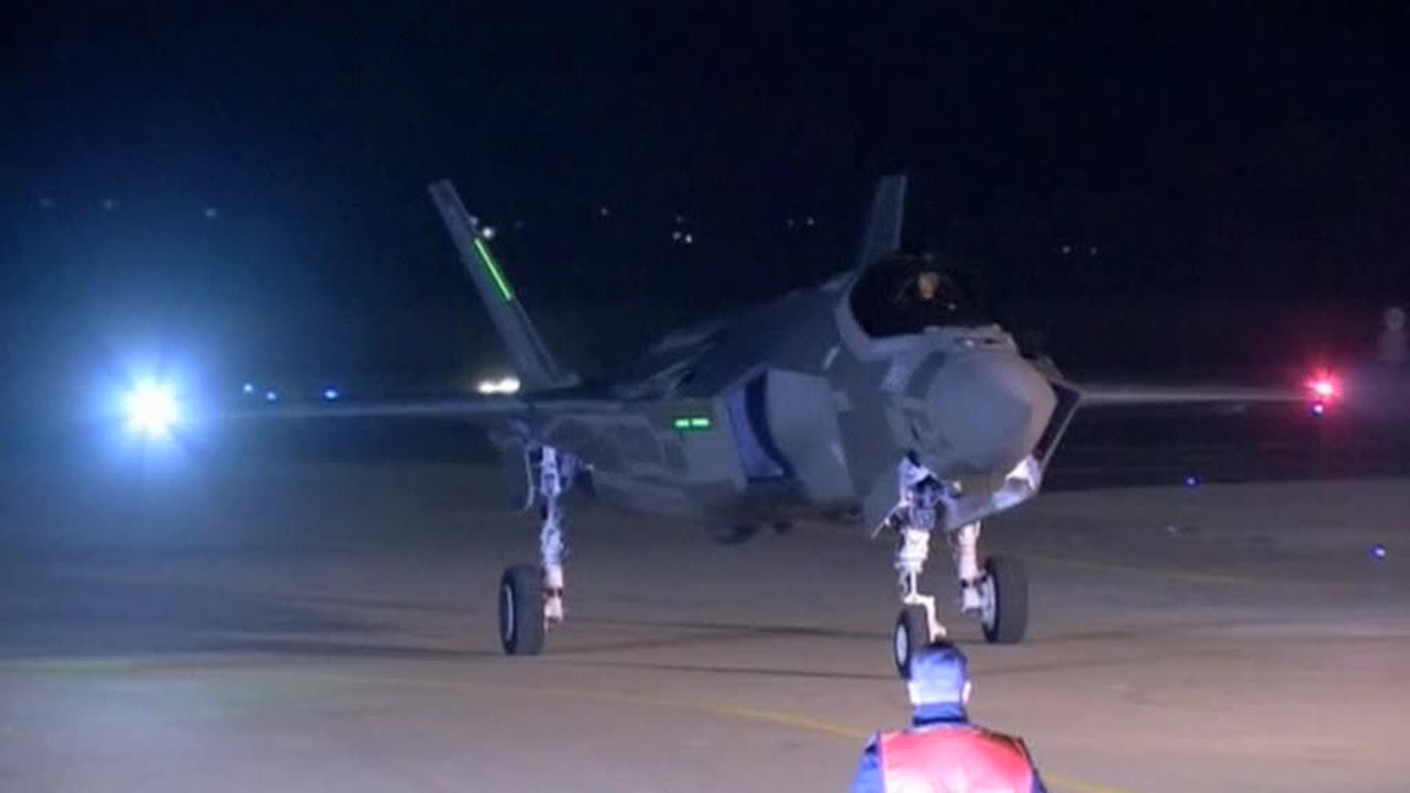 Американские истребители F-35 дважды стали причиной для конфуза