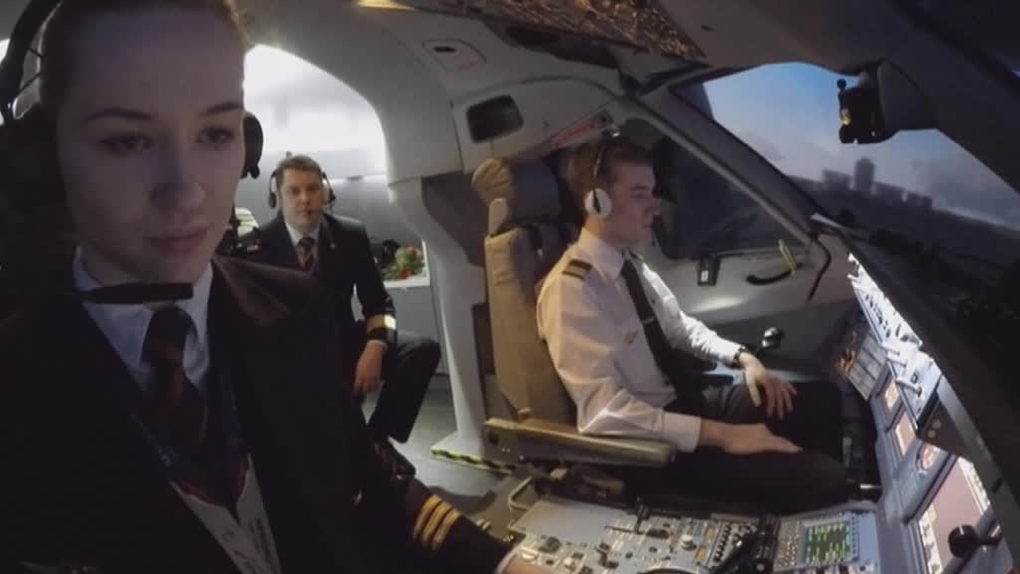 "Аэрофлот" определил будущих пилотов Sukhoi Superjet 100