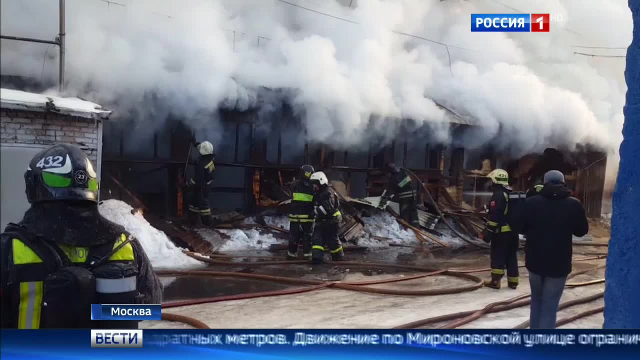 На востоке Москвы потушен пожар на складе пиломатериалов