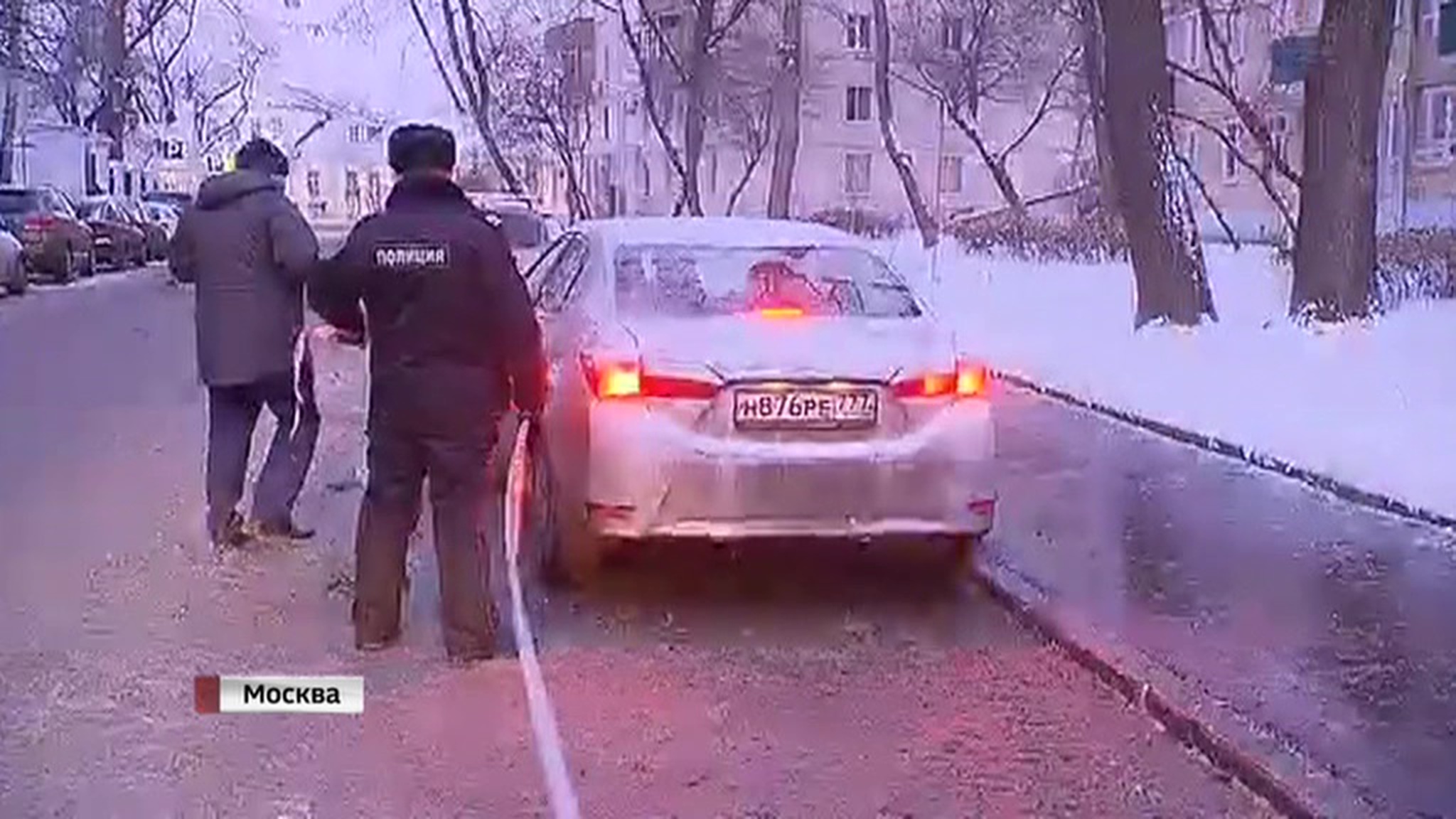 В Москве напали на автомобиль и украли сумку с деньгами