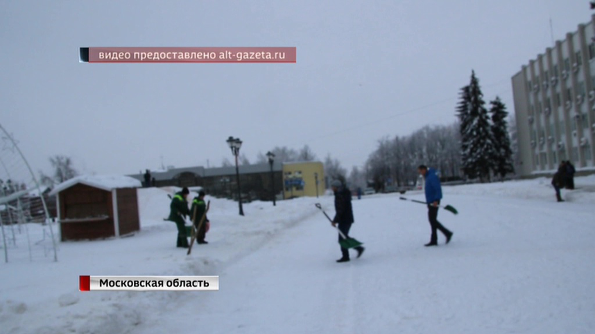 Мажорам-гонщикам дали в руки лопаты