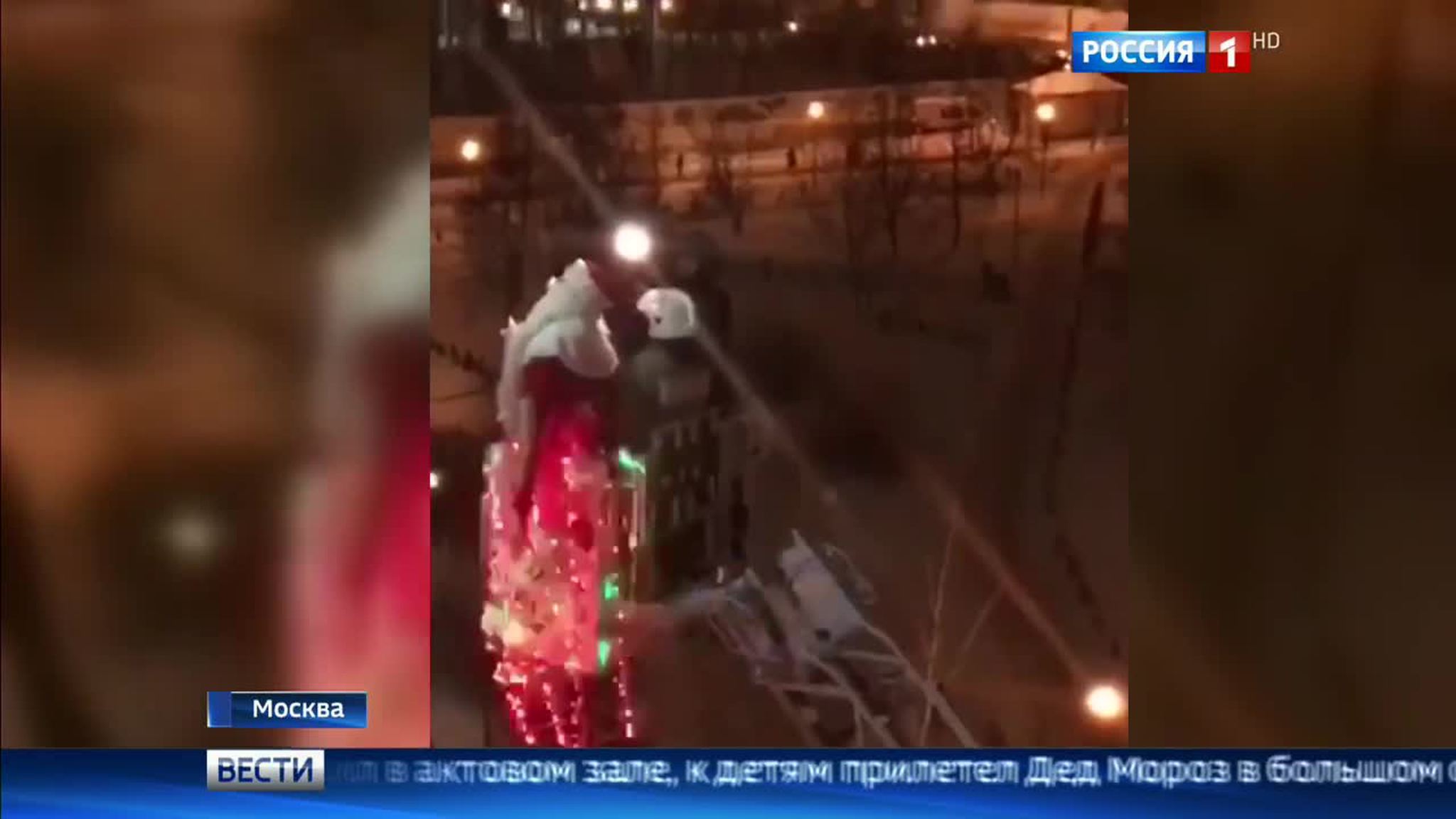 Пациентам детской больницы устроили новогодний сюрприз