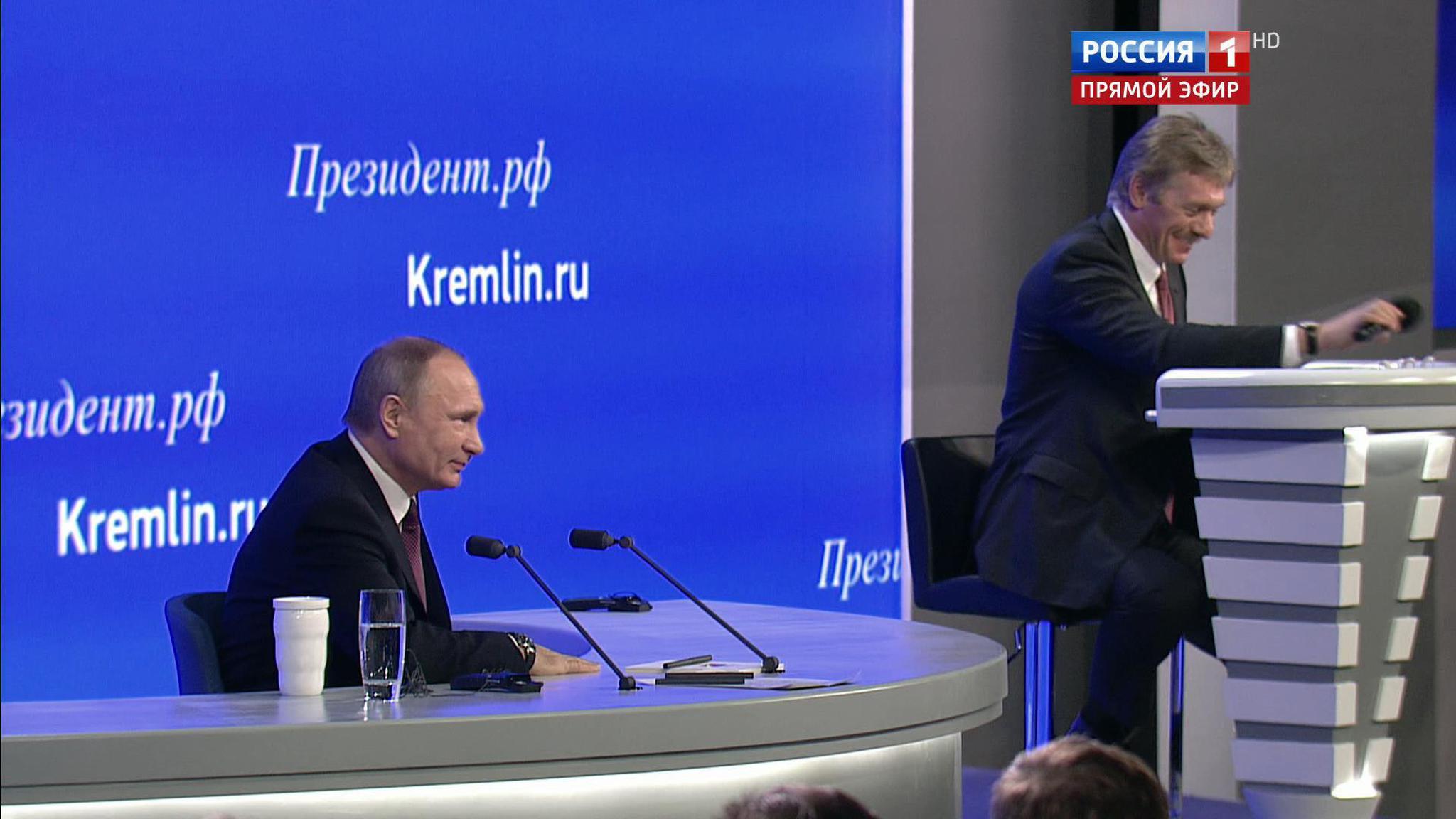 Путин сообщит о решении идти на выборы, когда "время созреет"