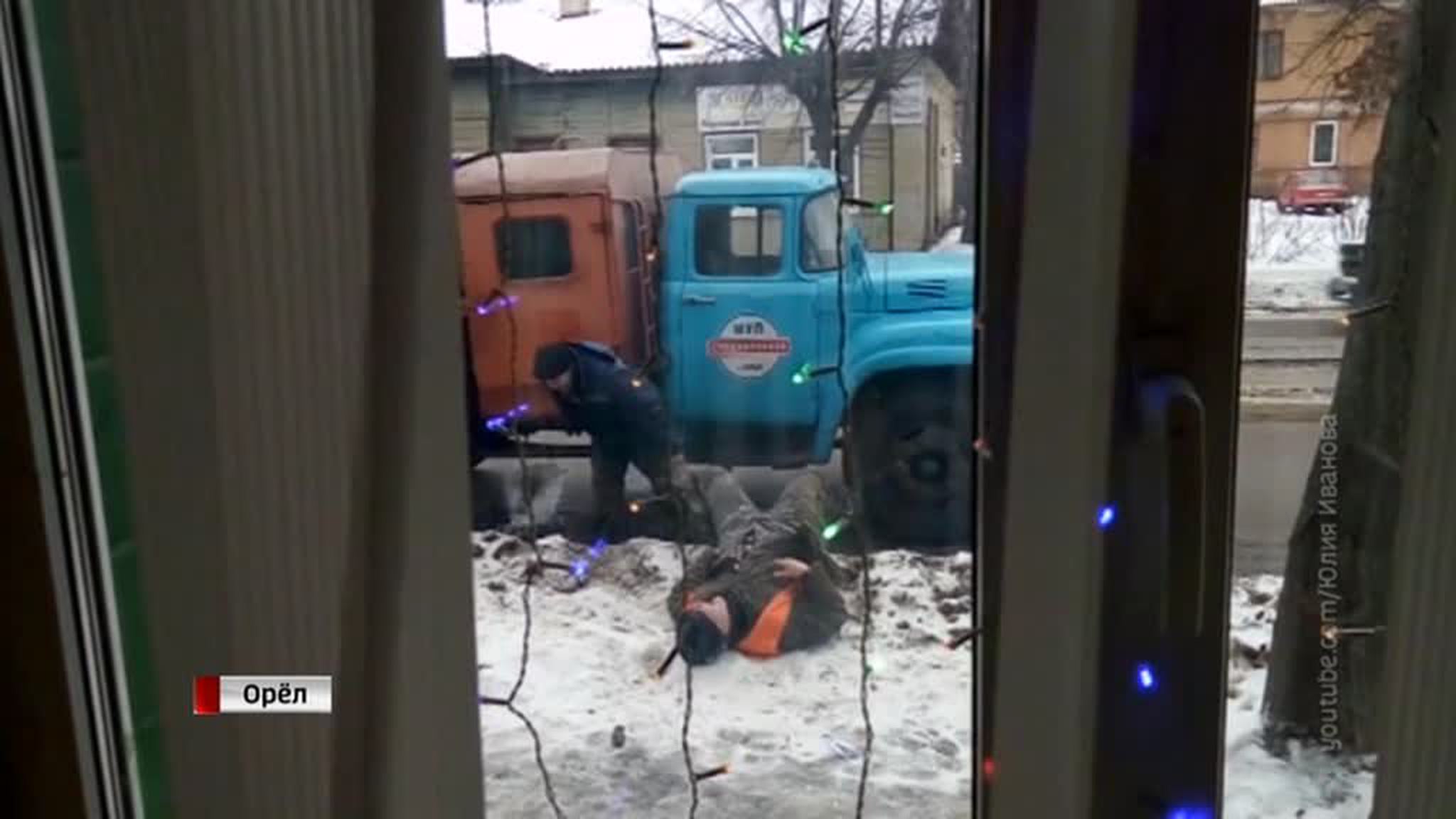 Пьяные и смешные: коммунальщиков в Орле сняли на видео