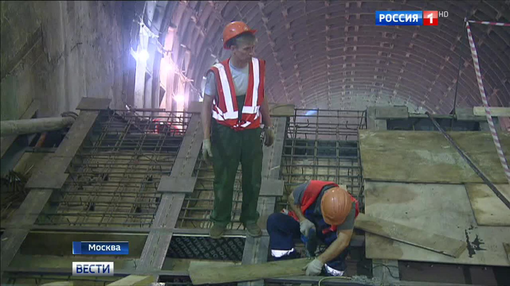 Самый длинный в мире эскалатор запустили в Москве