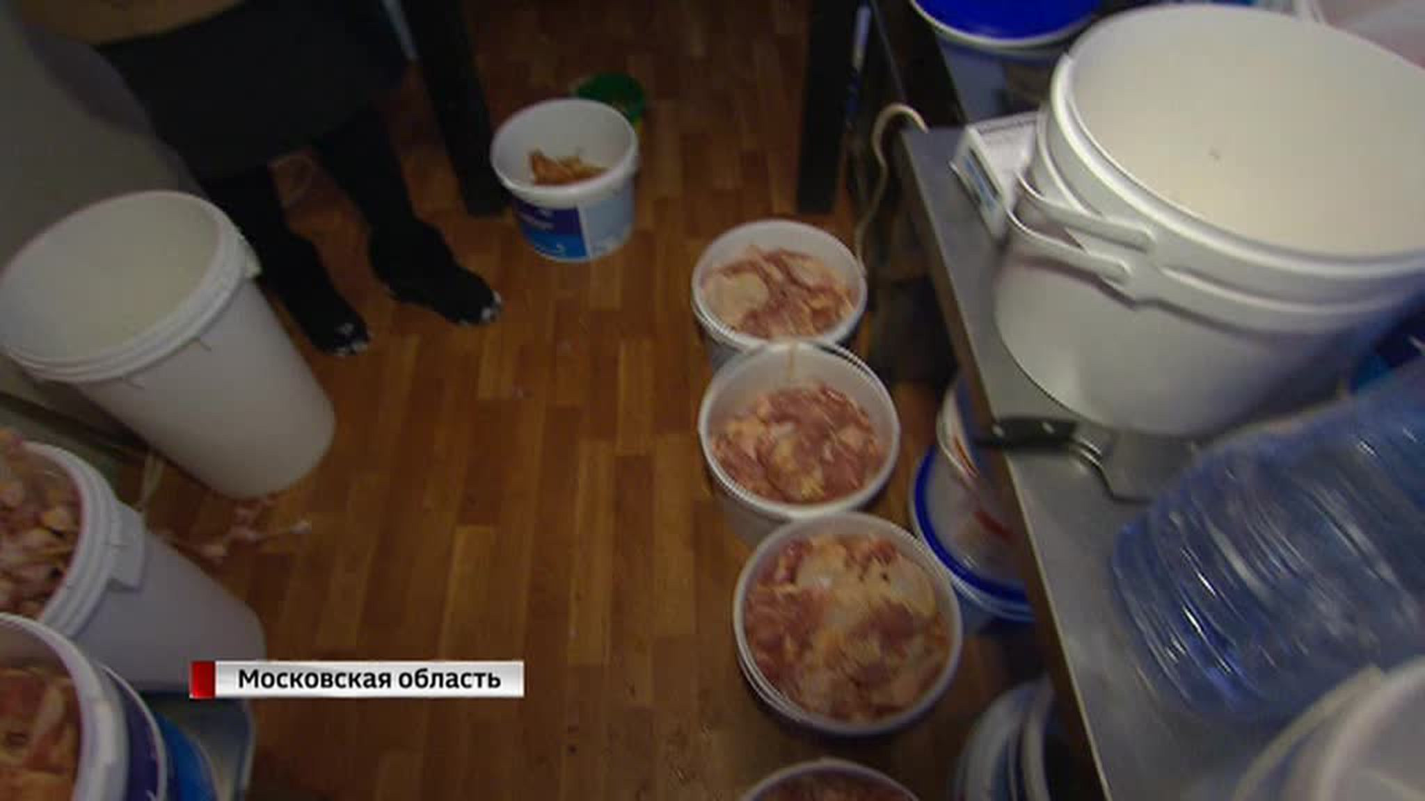 Коммерсанты с большой дороги: москвичей травят шаурмой и пирожками