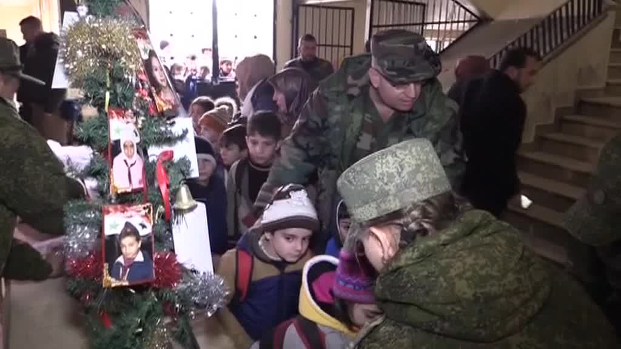 Жители Алеппо готовятся встречать Новый год - мирный и веселый