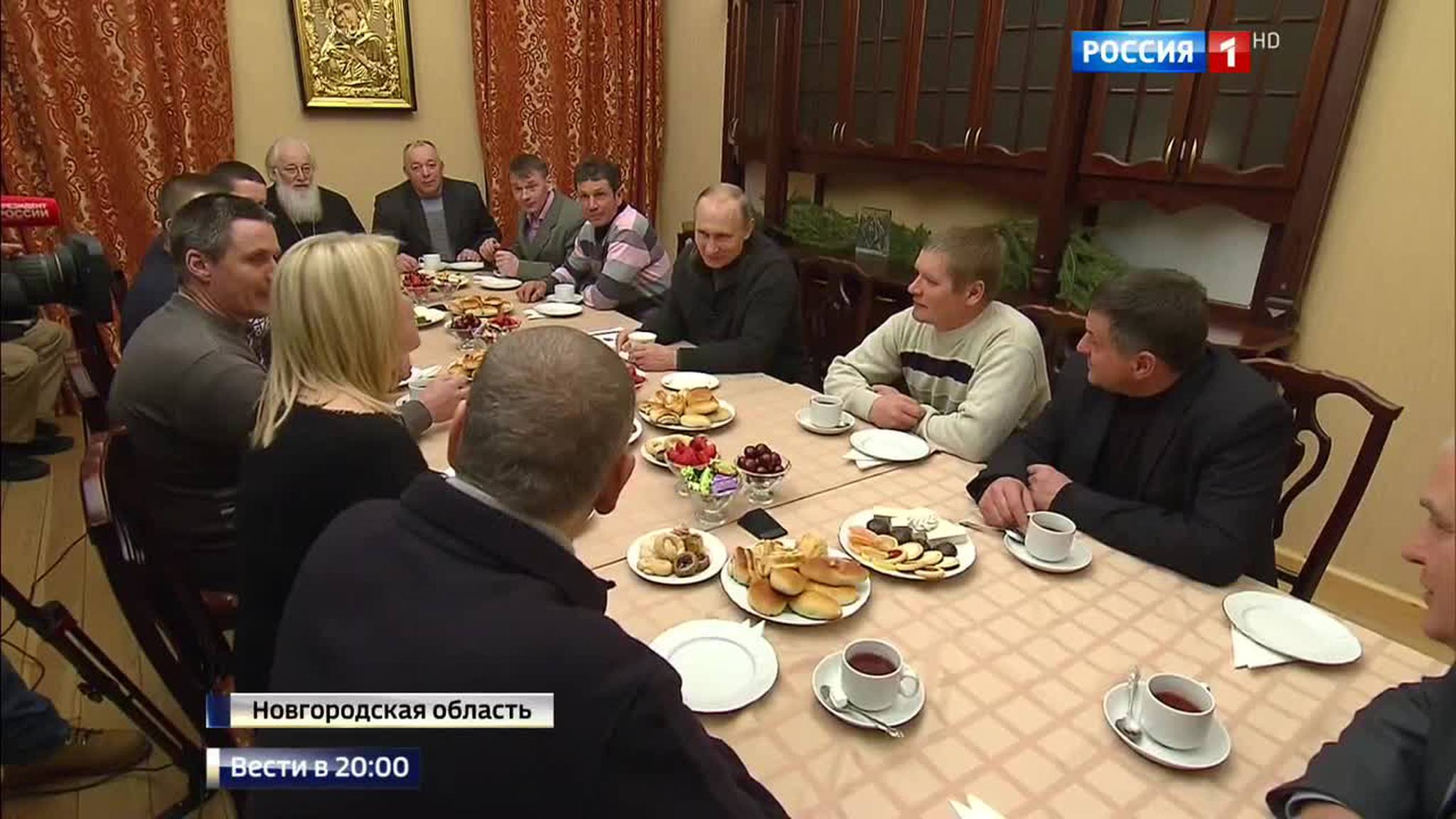 Встреча с рыбаками: Путин развеял слухи об ухе с апельсинами