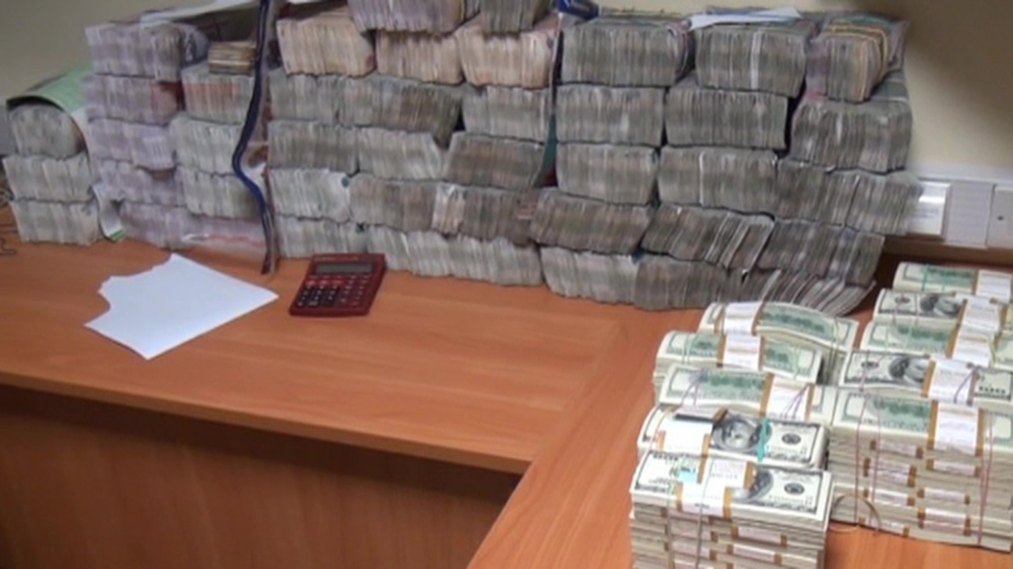 Черные инкассаторы обналичивали деньги в Дагестане
