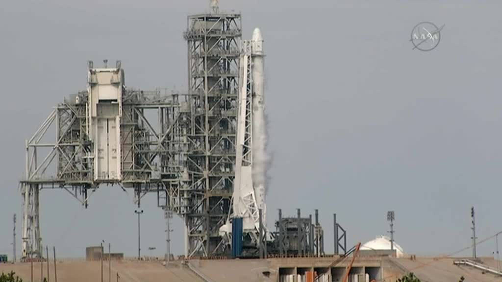 В США отменен пуск ракеты Falcon 9 с кораблем Dragon