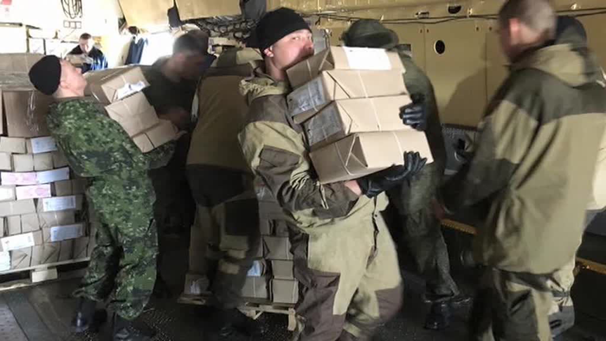 Борт Минобороны доставил в Таджикистан учебники на русском языке