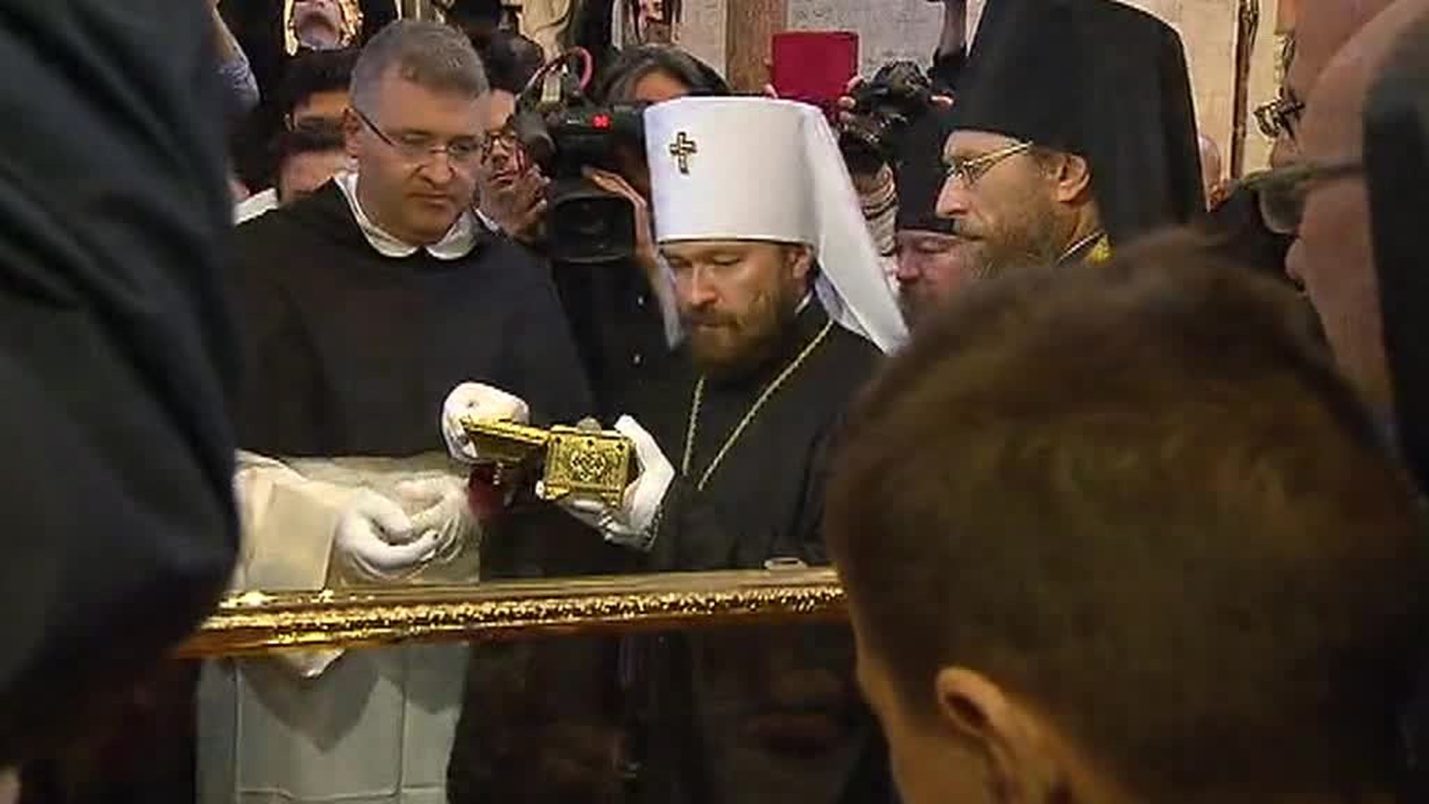 Мощи Николая Чудотворца передали РПЦ