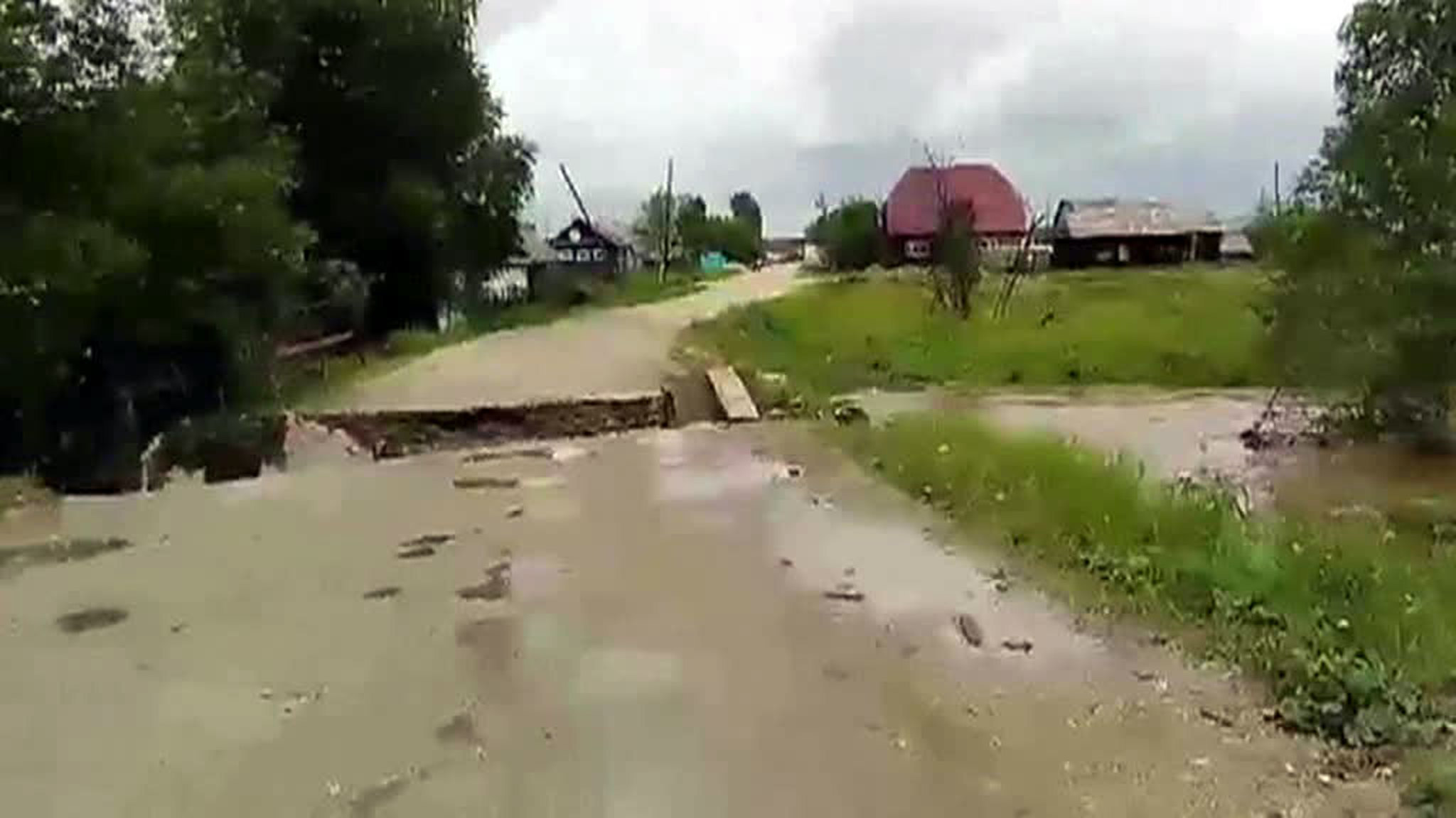 В Курганской области пытаются справиться с последствиями урагана