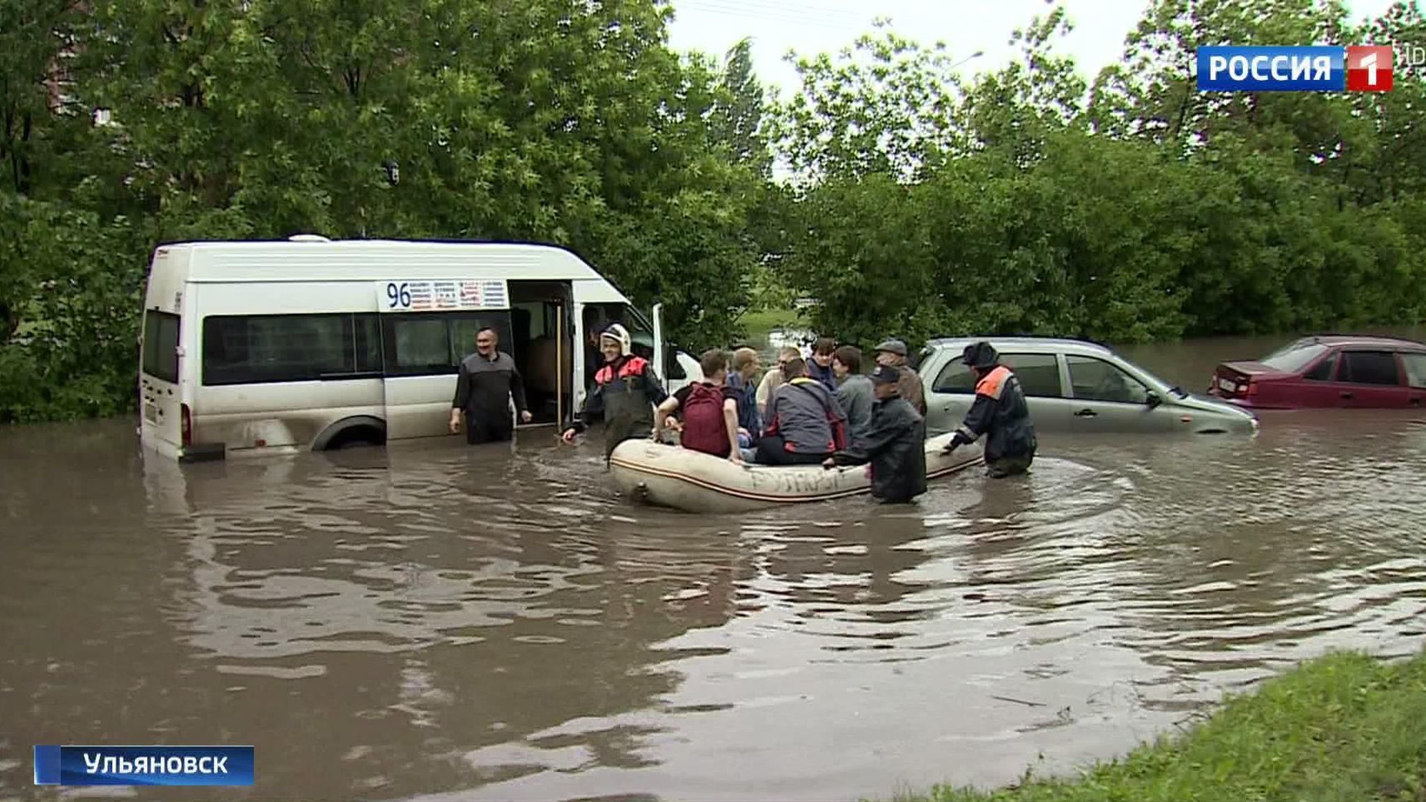 Часть улиц Ульяновска остается под водой
