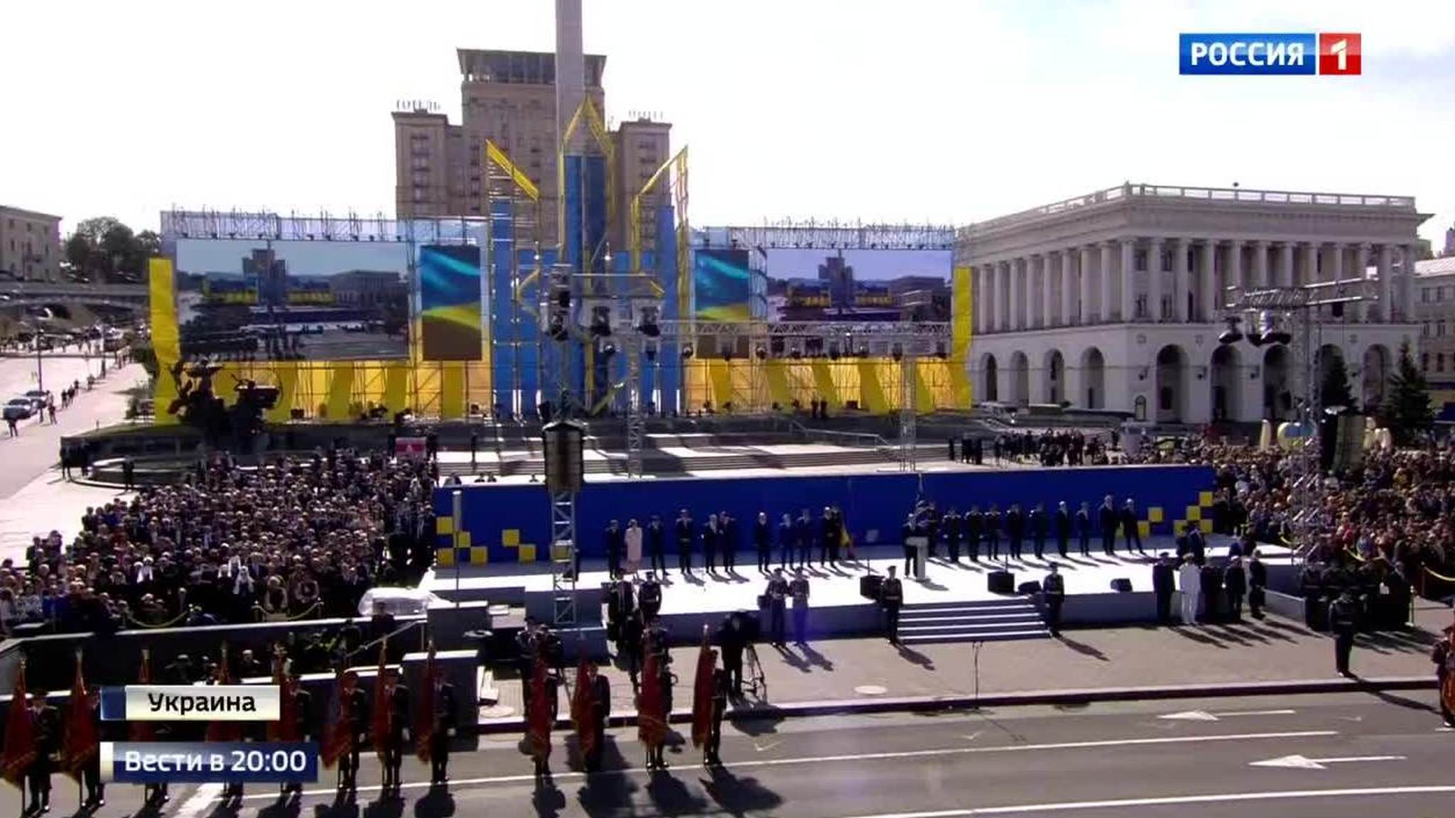 С ювелирной точностью: началась установка арки Крымского моста