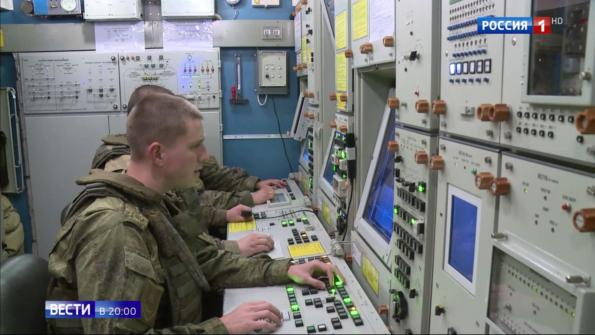 Putin Called Technological Independence the Main Task For Military Industrial Sector