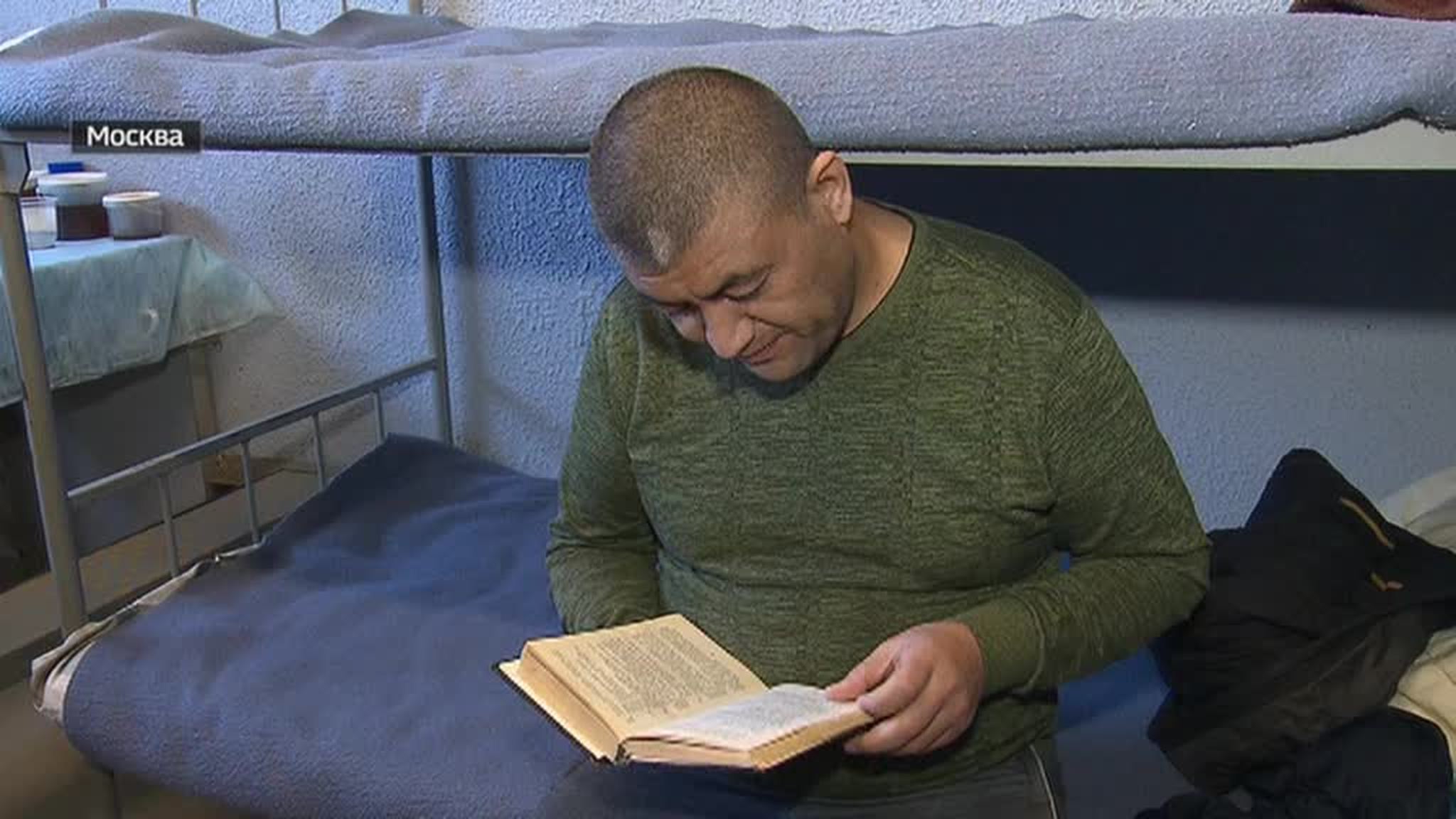 Biding Time Awaiting Deportation. Inside Detention Centers for Illegal Immigrants
